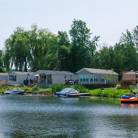 Woodland Estate Resort Campbellford 外观 照片