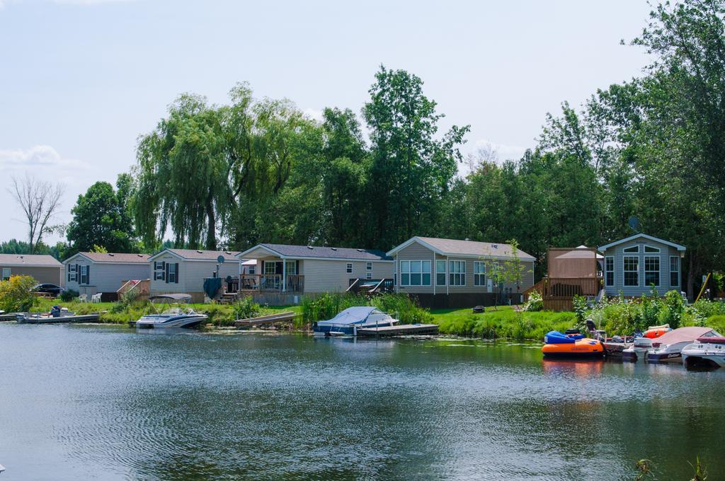 Woodland Estate Resort Campbellford 外观 照片