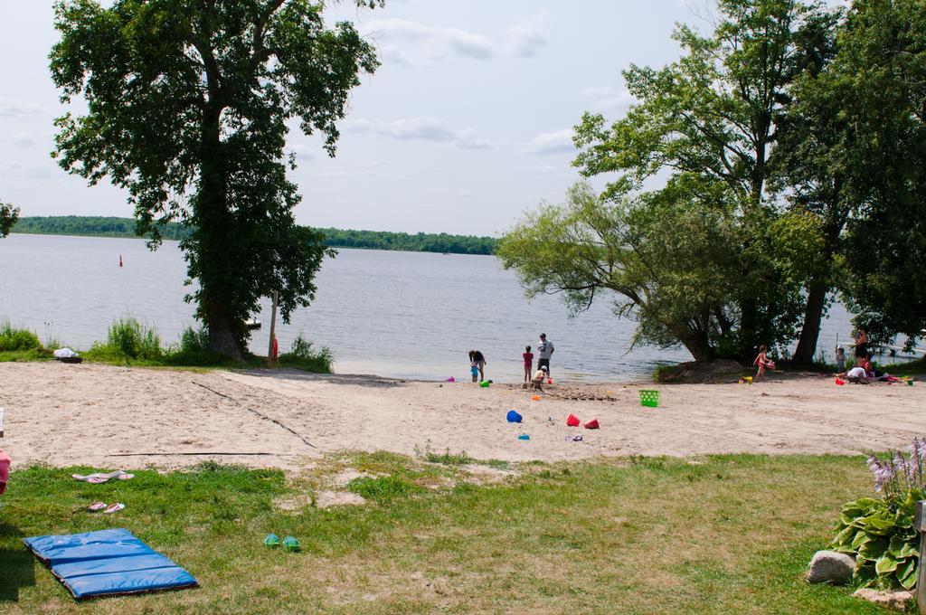 Woodland Estate Resort Campbellford 外观 照片